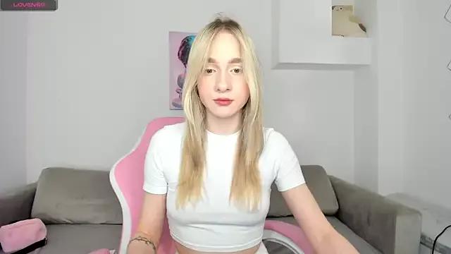 Try our streaming cams variety and talk on a personal level with our adorable girls streamers, showing off their bountiful shapes and dildos.