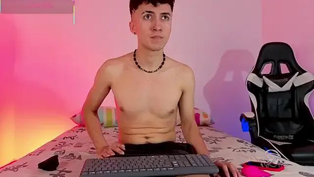 Mike_Benelli from StripChat is Freechat