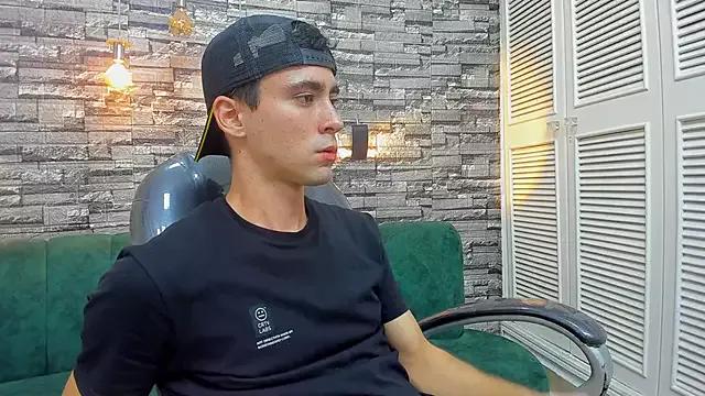 mike_whitee from StripChat is Freechat