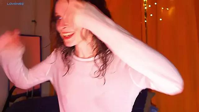 MikkyMoony from StripChat