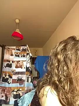 MikkyMoony from StripChat