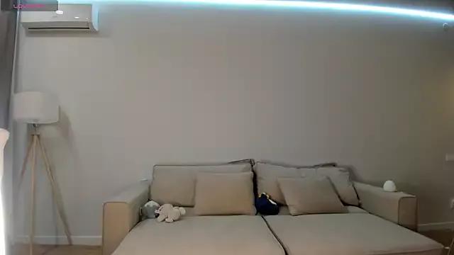 miko_moonn from StripChat is Freechat