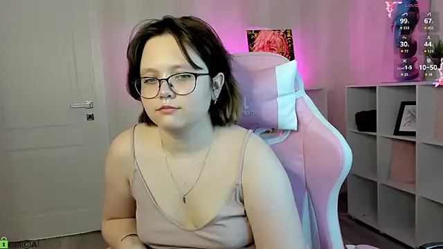 Mila__Cutee from StripChat is Freechat