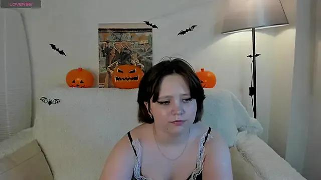 Mila__Cutee from StripChat is Freechat