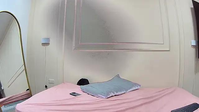 mila_phoenix from StripChat is Freechat