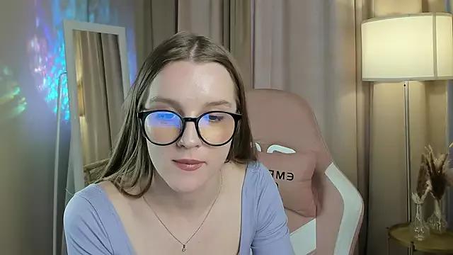 Try our streaming cams variety and talk on a personal level with our adorable girls streamers, showing off their bountiful shapes and dildos.