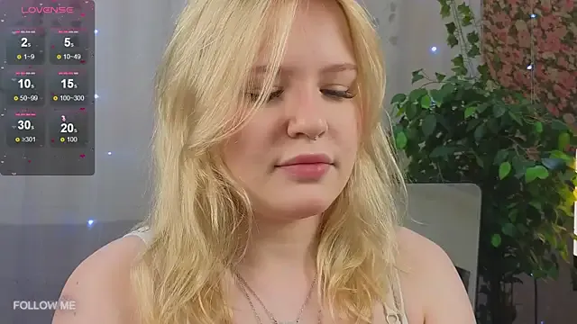 Mila_wxw from StripChat is Freechat