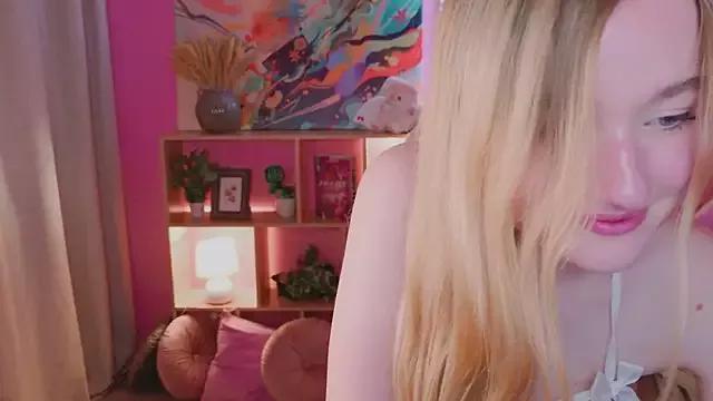 milaa_sun from StripChat is Freechat