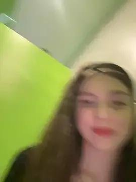 MilaBee from StripChat is Freechat
