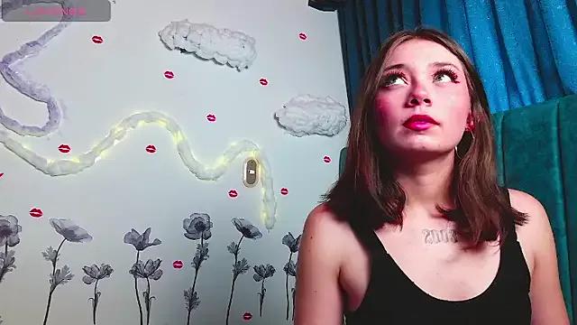 MilaFyre from StripChat is Freechat