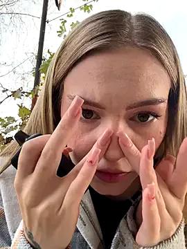 MilaMoone from StripChat is Freechat