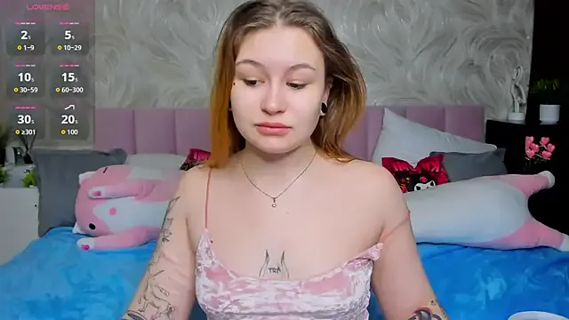 MilanaXHoney from StripChat is Freechat