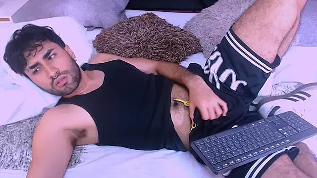 MilanZaire from StripChat