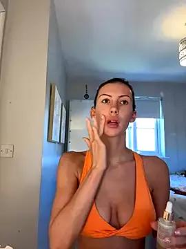 MilaRenee from StripChat is Freechat