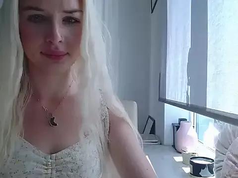 MileySweet from StripChat is Freechat
