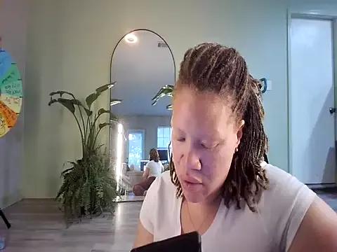 Milfshakecafe from StripChat is Freechat