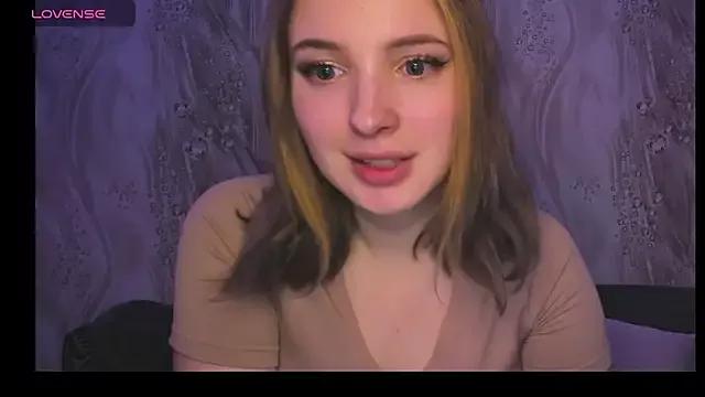 MilinaFox from StripChat