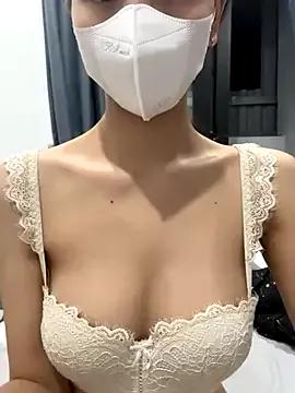 Milla_18xxx from StripChat