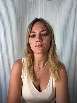 Milla__one from StripChat is Freechat