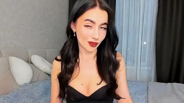 Milla_Moore from StripChat is Freechat