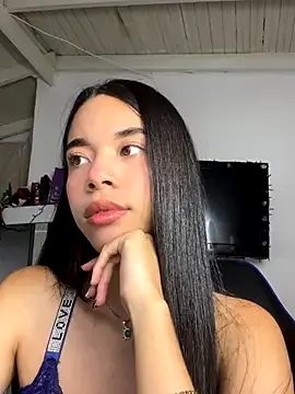 Milleradhara24 on StripChat 