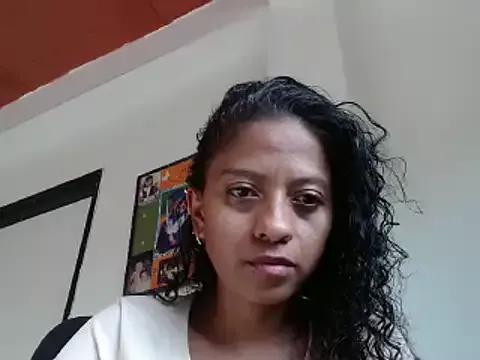 Millie_Mart8ns from StripChat is Freechat
