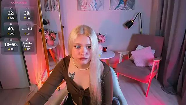 Try our streaming cams variety and talk on a personal level with our adorable girls streamers, showing off their bountiful shapes and dildos.