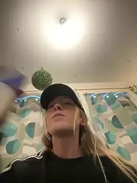 millieblouxx from StripChat
