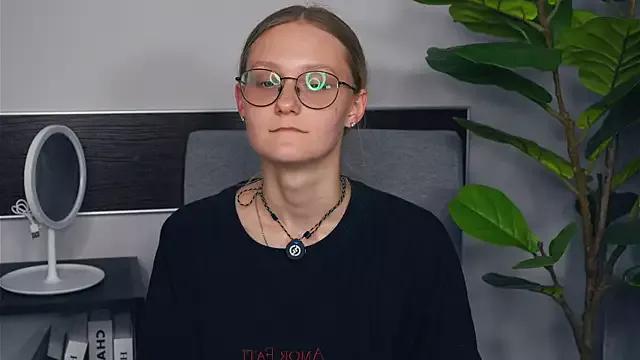 MillieRicketts from StripChat