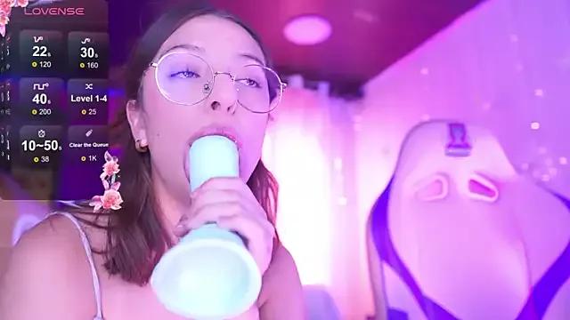 milly_kenner from StripChat