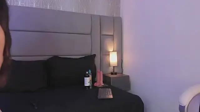 milly_noir from StripChat is Freechat