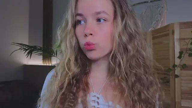 milly_shy from StripChat