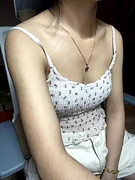 Mina048 from StripChat is Freechat
