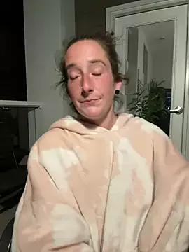 Mini_And_The_Bear from StripChat is Freechat