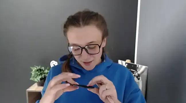 mini_bettie from StripChat