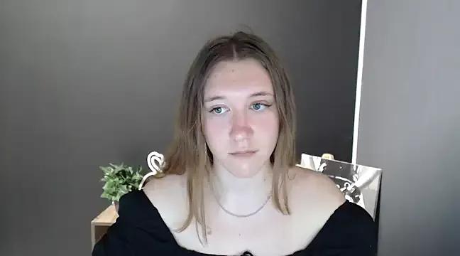 mini_bettie from StripChat