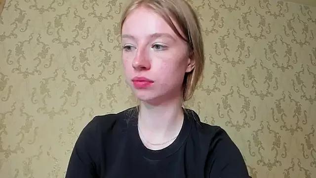 minidivaa_ from StripChat