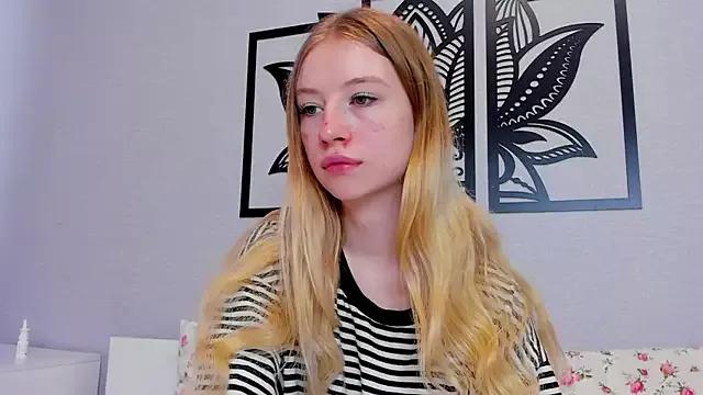 minidivaa_ from StripChat