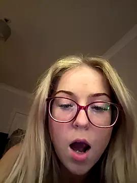 minidollxxx from StripChat