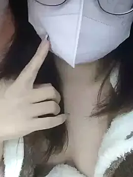 miniiceyya on StripChat 