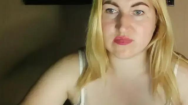 minikmoon from StripChat is Freechat