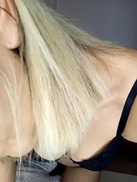 minikserce from StripChat