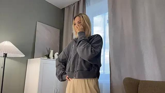 minirelaxxx from StripChat