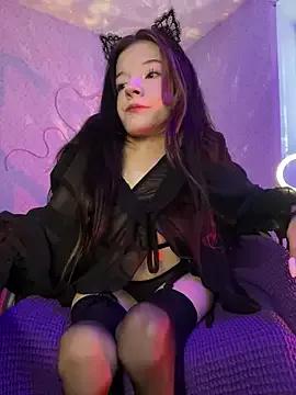 MiniSophiaa from StripChat is Freechat