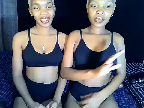 MinnieBoo101 from StripChat