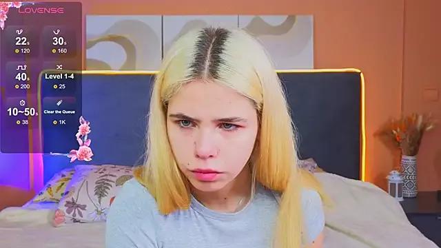 Mira_Melts from StripChat is Freechat