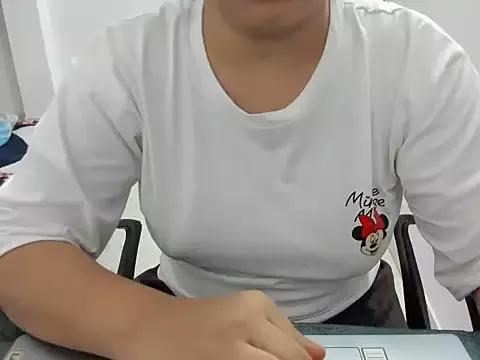 Miraa7 from StripChat is Freechat