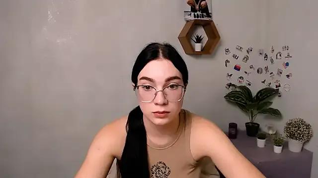 MiraBabe_ from StripChat is Freechat