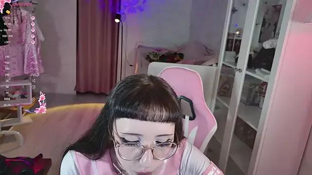 MiraJadee from StripChat is Freechat