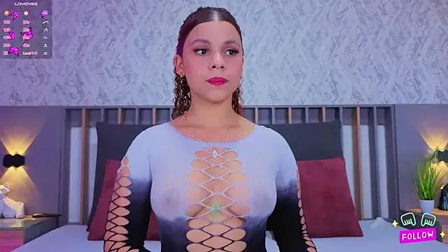 Miranda_Blair from StripChat is Freechat